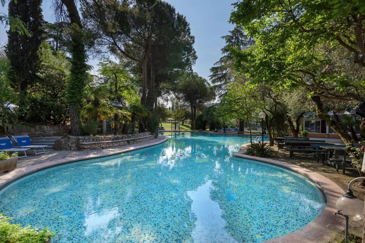 Residence Parco Del Garda 3*, Garda (Verona)